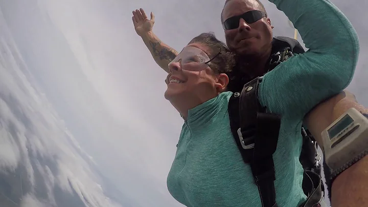 1200 Heidi Blakely Skydive at Chicagoland Skydivin...