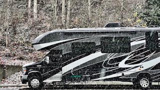 It's Snowing! | FULL TIME RV LIVING