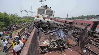 Indian Train Simulator is the latest realistic simulation game where you can drive to all the corner screenshot 2