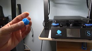 Anycubic i3 Mega mit Silikondämpfer und Blackprint Magnetsystem.