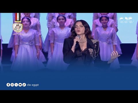 مصر غرامها في قلبي عبادة بصوتها الذهبي آمال ماهر تحيي نصر أكتوبر بغنائها أمام الرئيس السيسي