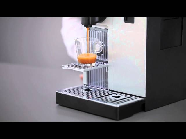 Nespresso - Lattissima Pro Espresso Machine by Delonghi