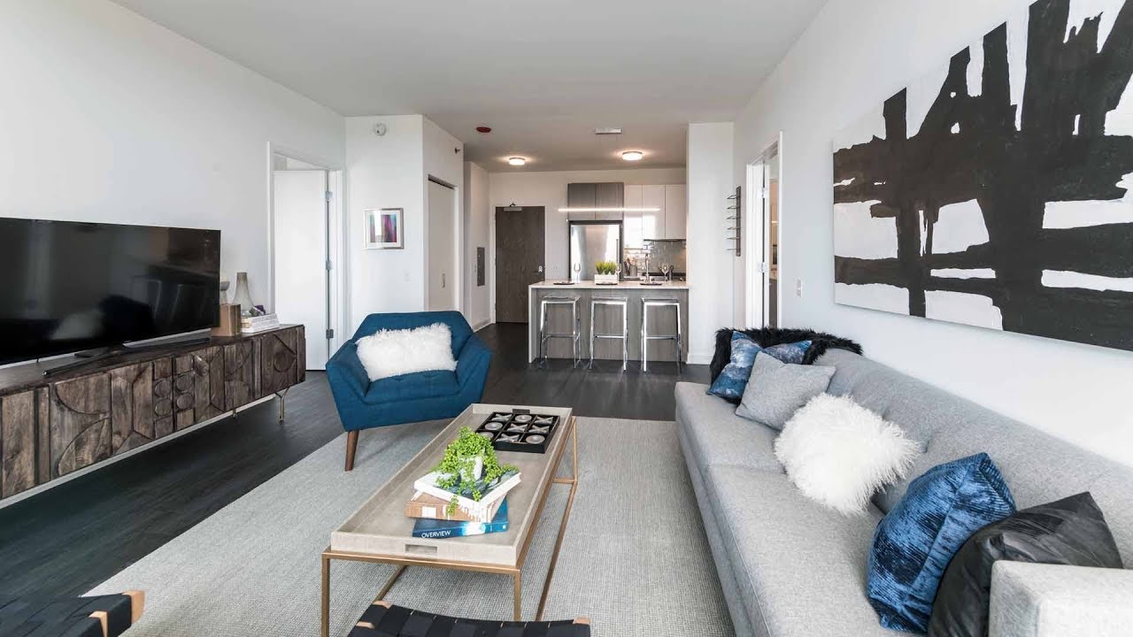 A 2 Bedroom 2 Bath Model At The Full Amenity Elevate Lincoln Park