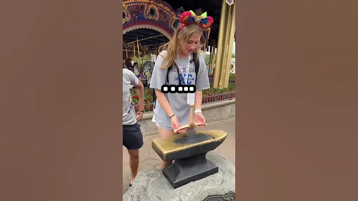 SHE PULLED THE SWORD OUT OF THE STONE RIGHT IN FRONT OF ME IN DISNEY WORLD - DayDayNews