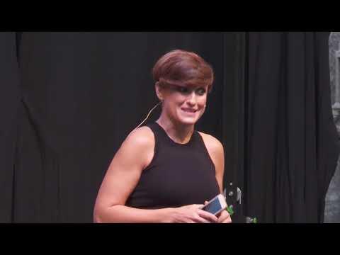 Cómo educar a tus hijos para un mundo digital | Susana Lluna | TEDxValenciaSalon