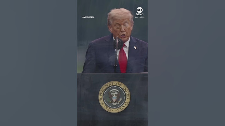 President Trump swears in 300 new Army service members