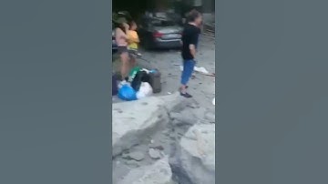 Зруйнований житловий будинок у Миколаєві, куди вранці прилетіла російська ракета