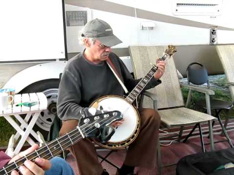 North Carolina Breakdown -- Rick, Greg, Jim, & Fred jamming at the Blythe BGF 1/09