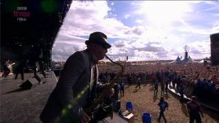 Video thumbnail of "Madness - Our House - Reading Festival 2011.mpg"