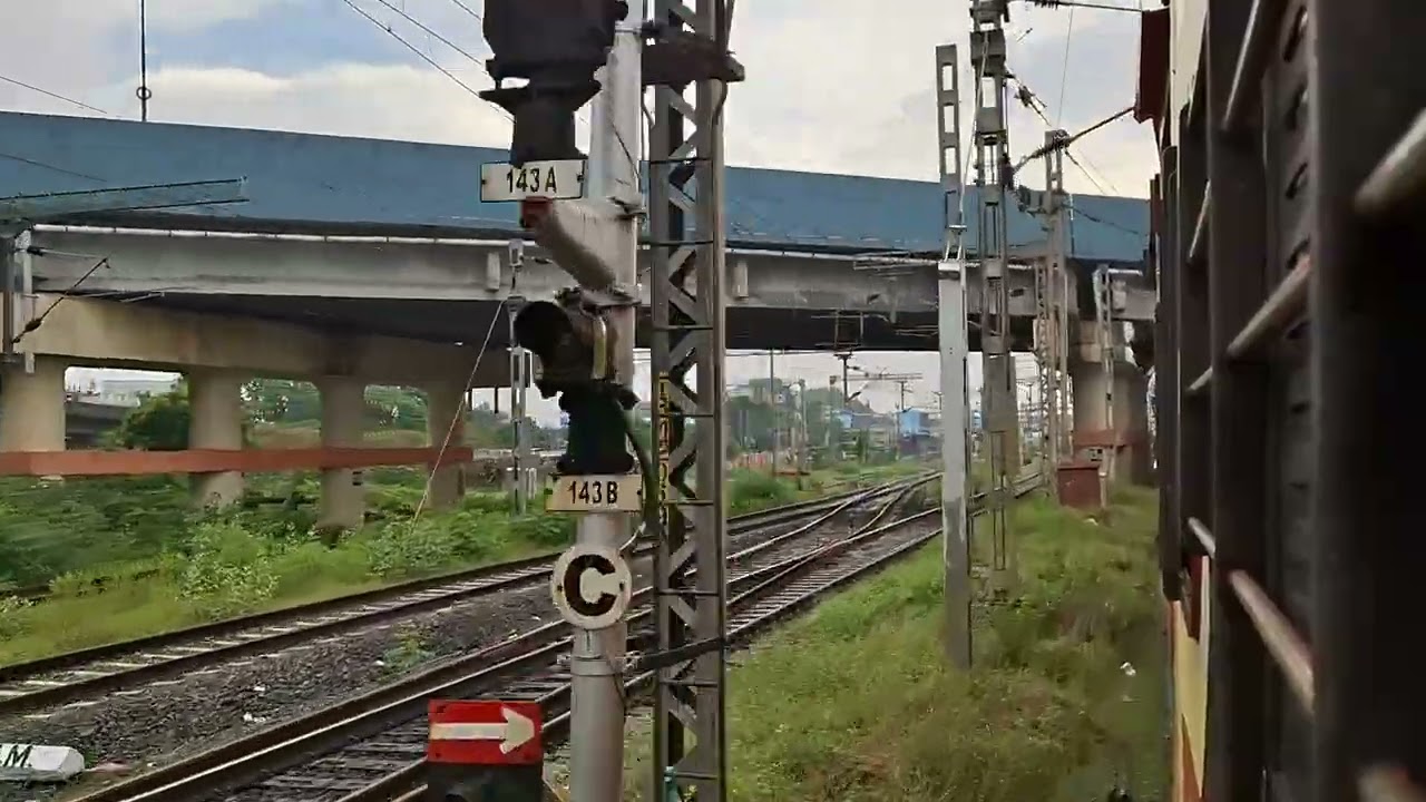 12694 pearl city exp entry at tambaram station 