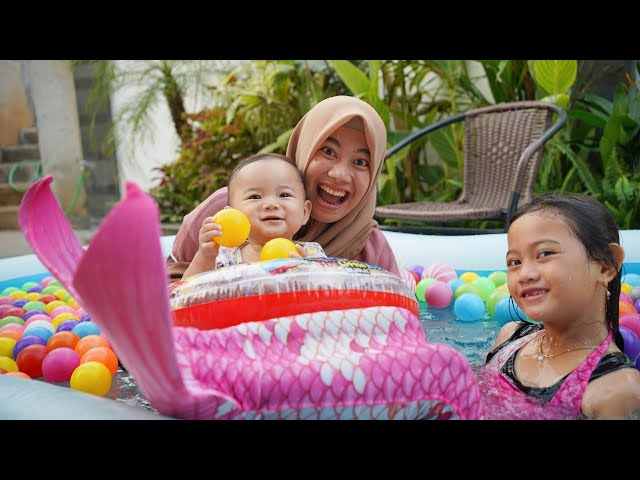 MINUM BOBA KARAKTER DAN BERENANG BARENG ARUMI🧜 | Salsa and family class=