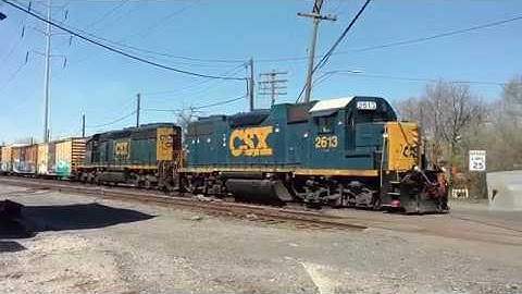 CSX rolling past Delray Tower - Detroit, MI 4-17-17