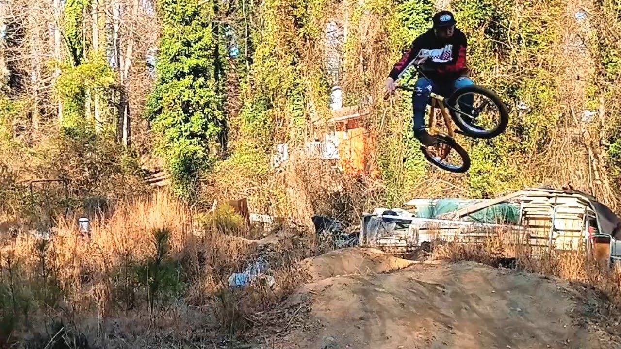 RADDERDAY~SATURDAY 🏁🚴☠️🔥😎🤘#BONESHAKERBICYCLES #shieldbmx #sandmbikes #odysseybmx #fitbikeco #usabmx 