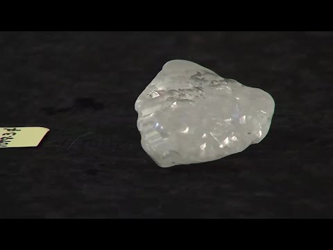 Video: En Unik Diamant Hittades I Det Afrikanska Riket - Alternativ Vy