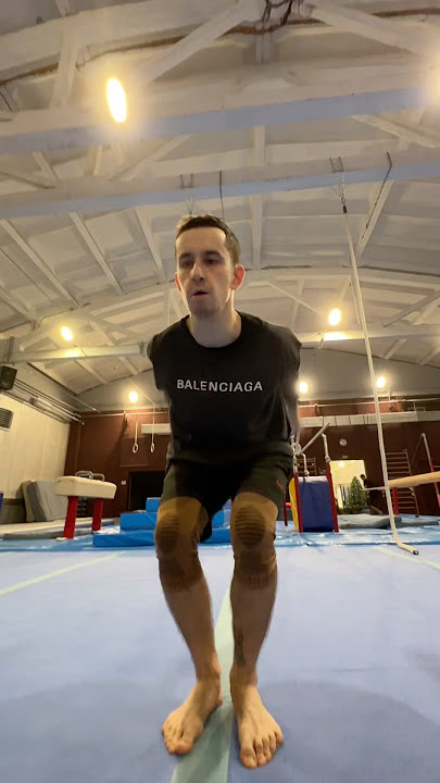 Download lagu Who did the better somersault?🤔#shorts