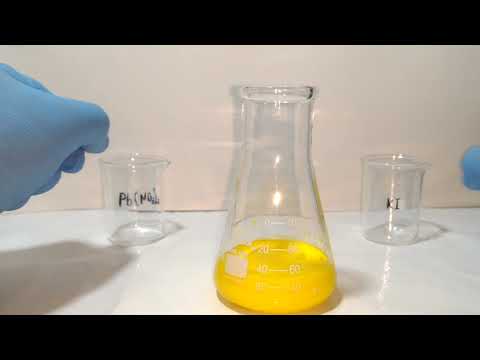 Vídeo: Qual é a equação iônica líquida para a reação de nitrato de chumbo II aquoso com brometo de sódio aquoso?