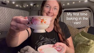Living in my van | Baking strawberry muffins in the Coleman stovetop oven #vanlife #baking #muffins