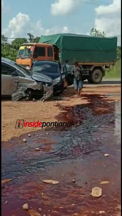 Kecelakaan beruntun di Teluk Bakung, Jalan Trans Kalimantan, Kubu Raya, Jumat (23/6/2023)