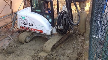 Tescar CF2.5 A Mini piling rig working in a very narrow site