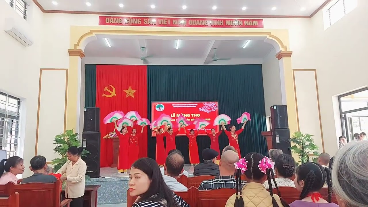 Múa bài Chúc thọ song thân.