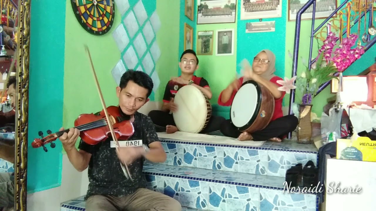 Bermukun santai irama Laila Majnun | Noraidi Sharie