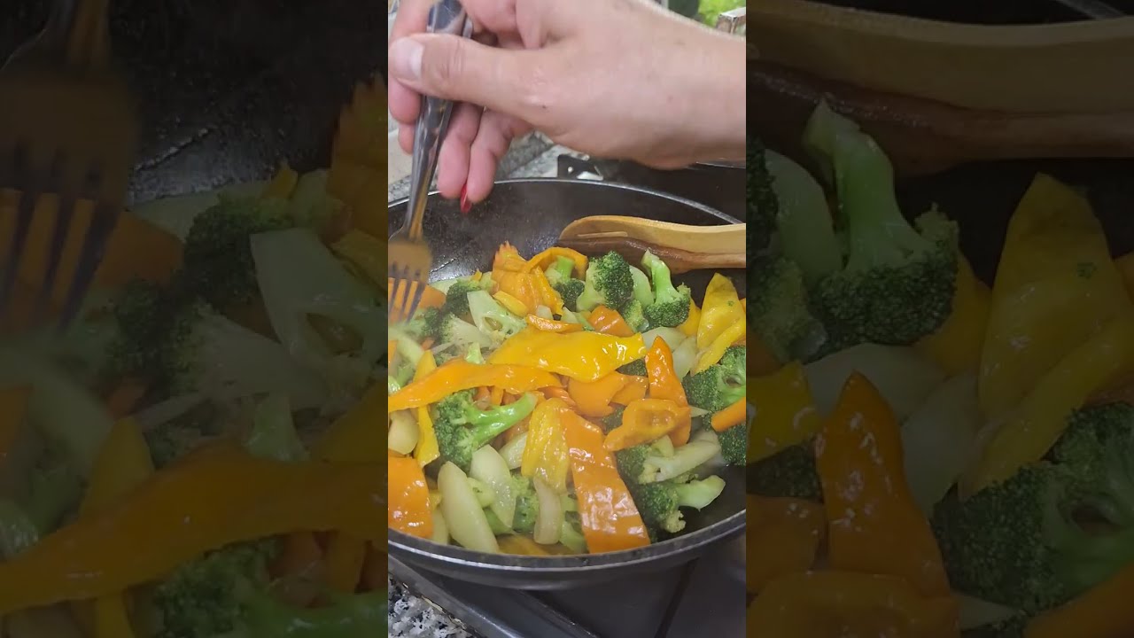 เข้าครัวทำอาหารพูดคุยเรื่อยเปื่อย