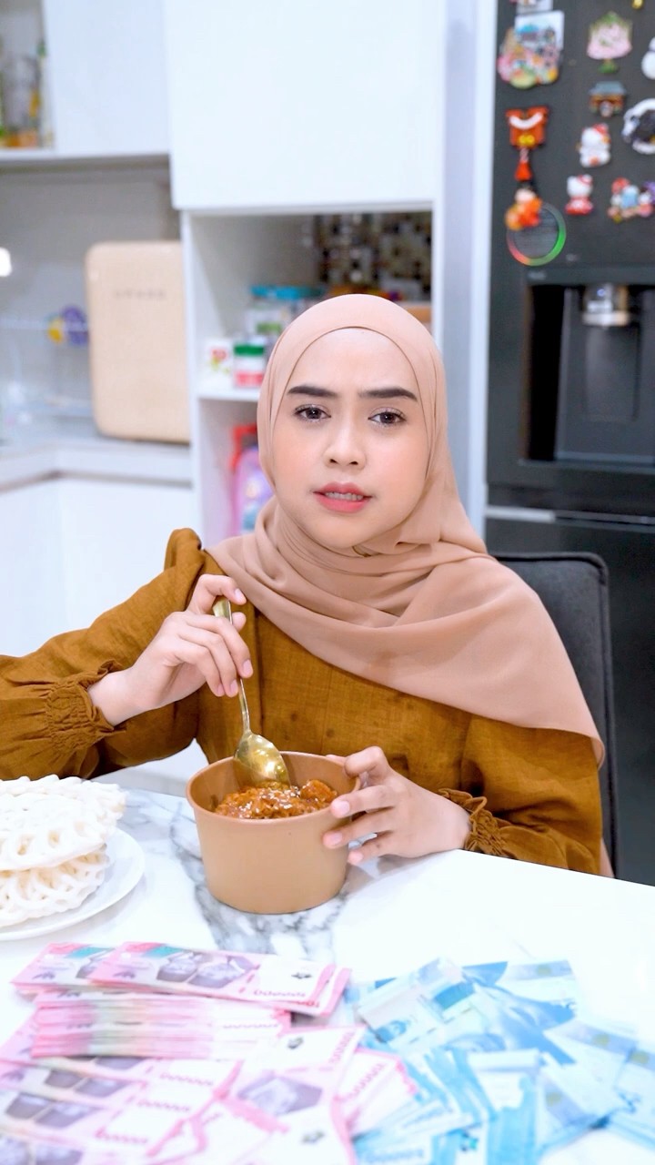 Buka puasa pake Ayam Terpedes di dunia.. #riaricis #ramadhan