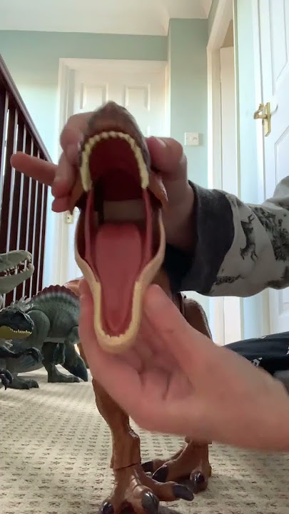 Tyrannosaurus rex roar