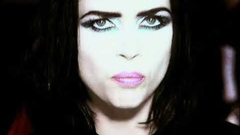 Curve – Fait Accompli