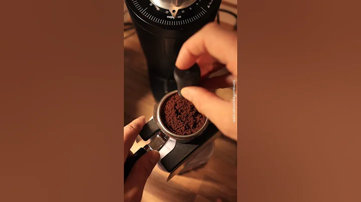 Turin DF83 Home Espresso Grinder meets Gaggia Clas...