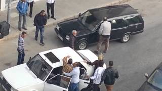 Yol ortasında inanılmaz kavga dehşet verici