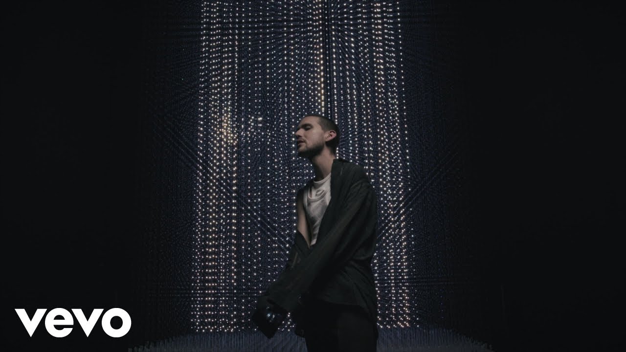 Watch Dimitri y las brujas - Atemporal (Visualizer) on YouTube Watch Dimitri y las brujas - Atemporal (Visualizer) on YouTube