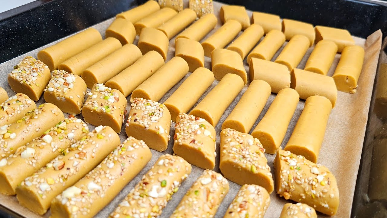 حلو العيد🌙🇹🇳  غريبة حمص /حمصية تونسية بدون قالب و لا ماكينة و تذوب في الفم ❤️ Graybet homes /Homssia