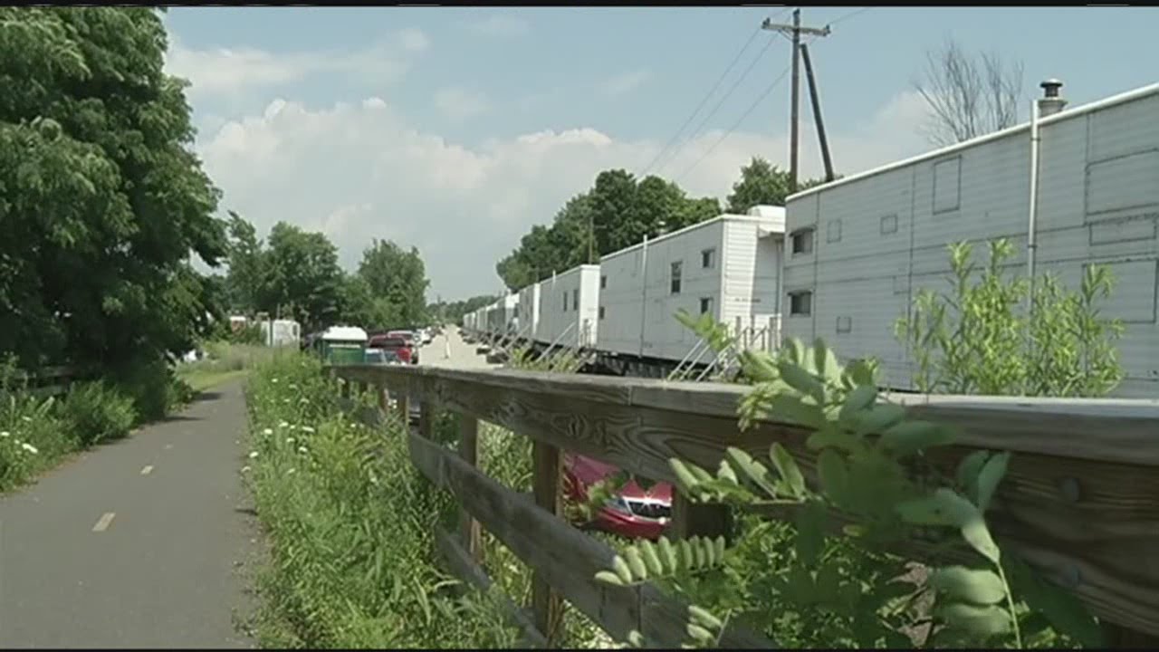 Northampton residents still aggravated by rail cars in backyards