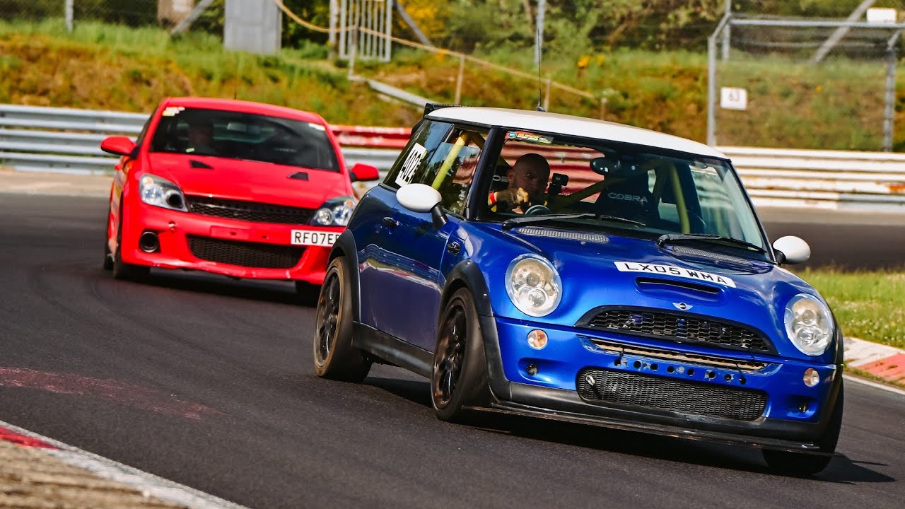 Mini cooper s R53 Ripping the nurburgring!!.. right up until I jump the curbs n snap lower pully..