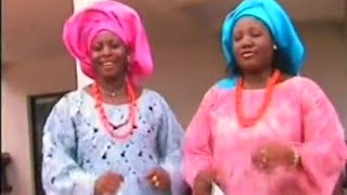 Download lagu GLORIOUS PRAISE — CHINYERE UDOMA & NDIDIAMAKA ( VIDEO) TRACK 2