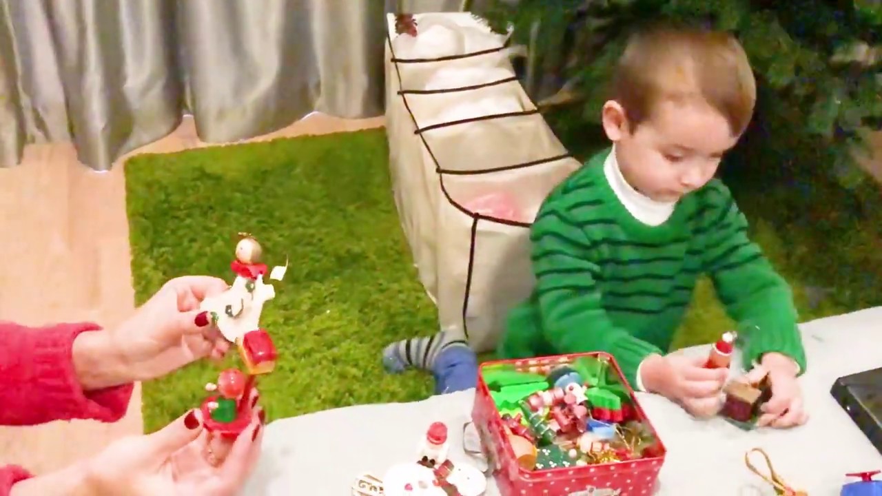 Who is she? Who climbs up for our Christmas tree?Our New Year's Toys