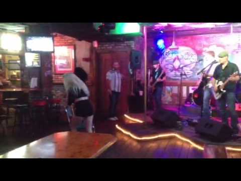 Lulu's Bait Shack battle of the drunk chicks