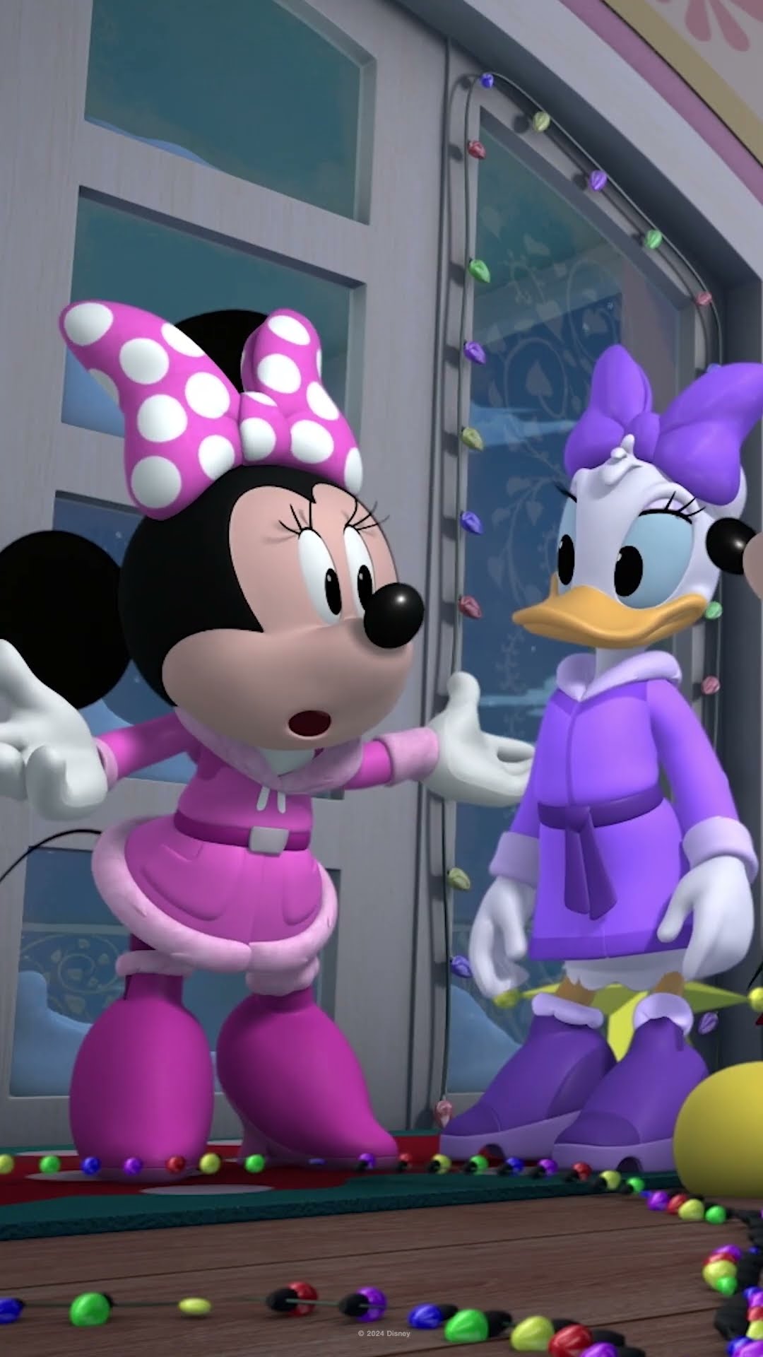 Minnie Descubre que Estar Juntos en Navidad es el Mejor Regalo