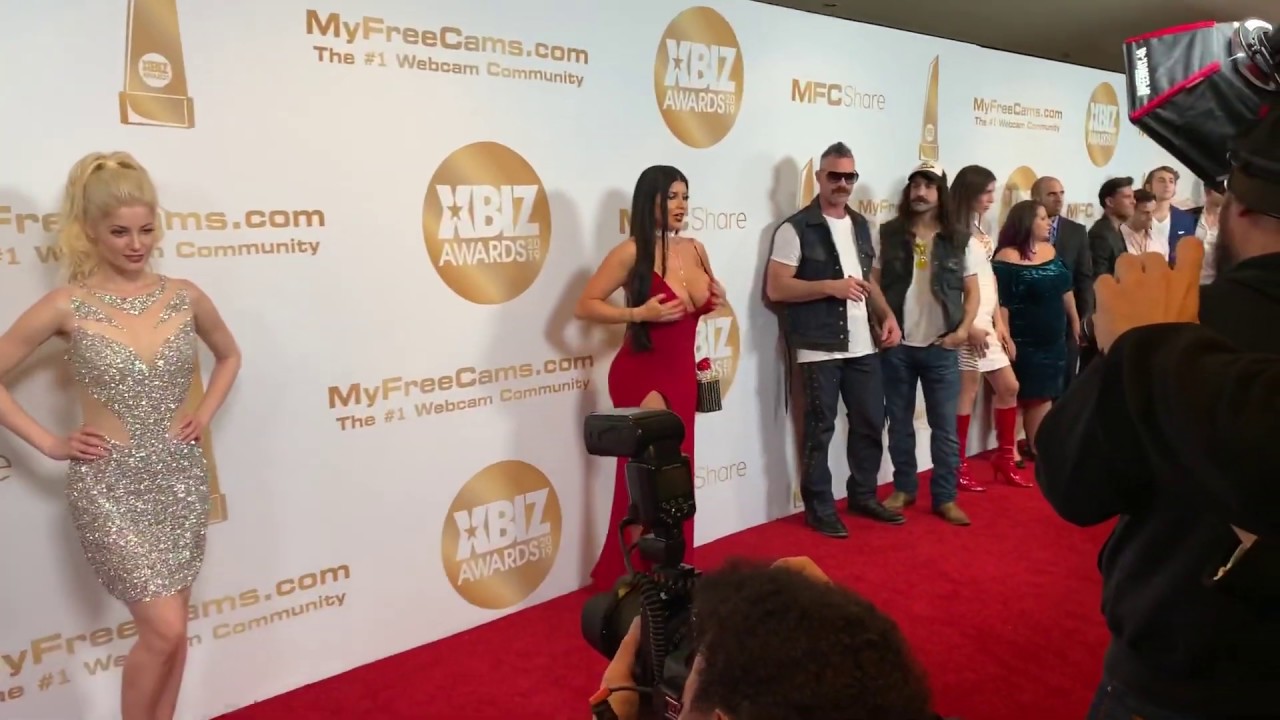 Charlotte Stokley and Romi Rain on XBIZ Awards 2019 Red Carpet - YouTube
