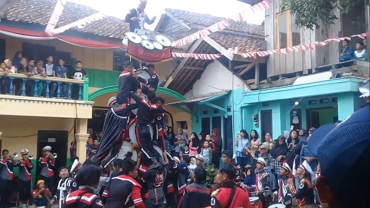 menegangkan aksi drum band permada