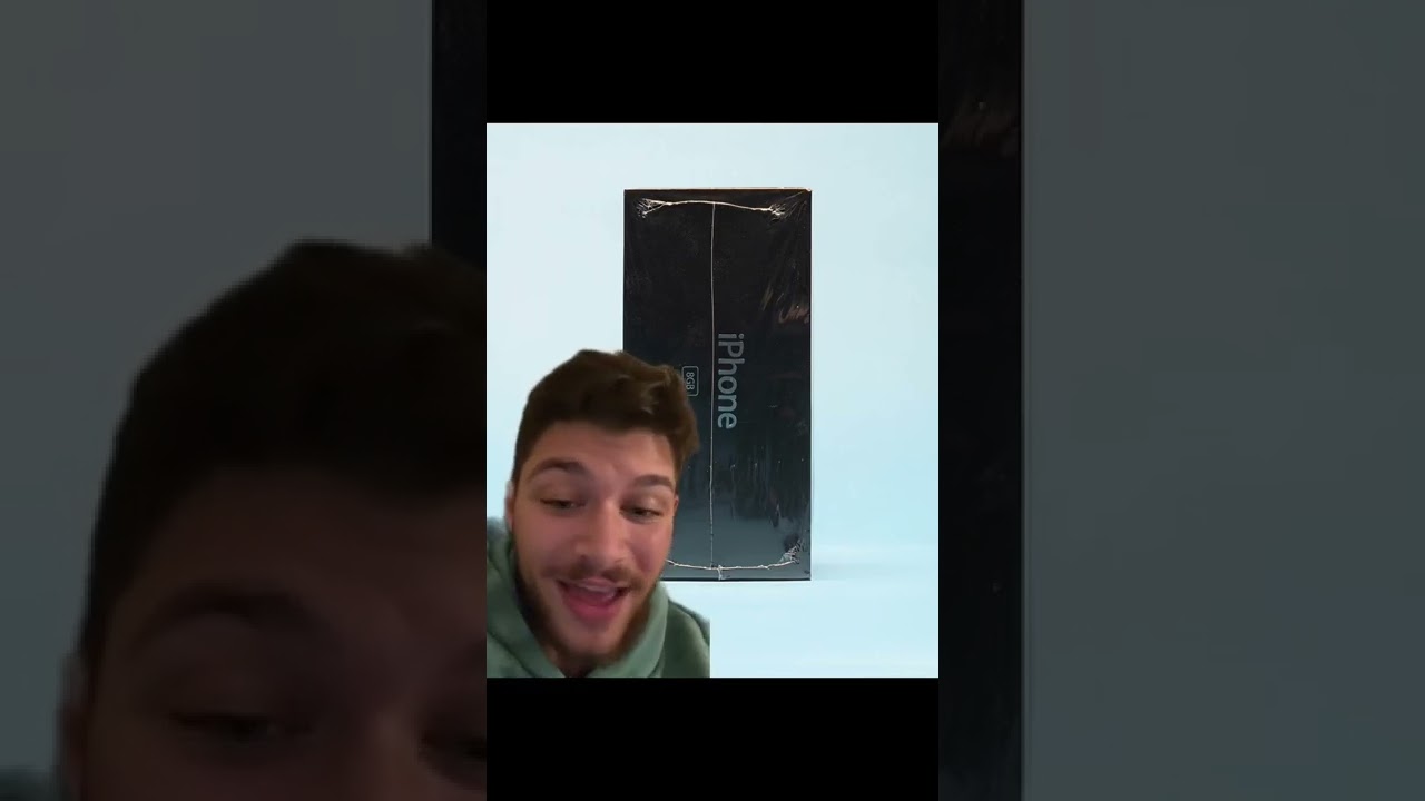 Sealed Iphone 1 Sells For More Than $35,000 in RR AUCTION