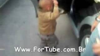 Bebe dancando dance - nenem dançando psy trance - hardstyle - jumpstyle - rebolation