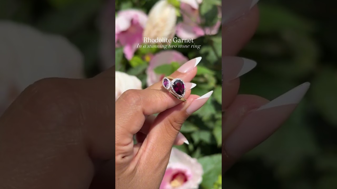 A moment for this two stone rhodolite garnet ring. 💕