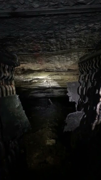 Retreat roof fall underground coal mine