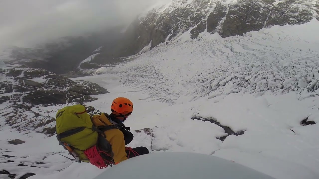 Gardiners Hut - Descending Pudding Rock to Hooker Glacier - Aoraki Mount Cook West - Hooker Valley