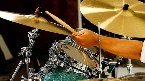 How to Play Crash Cymbal Chokes | Drumming