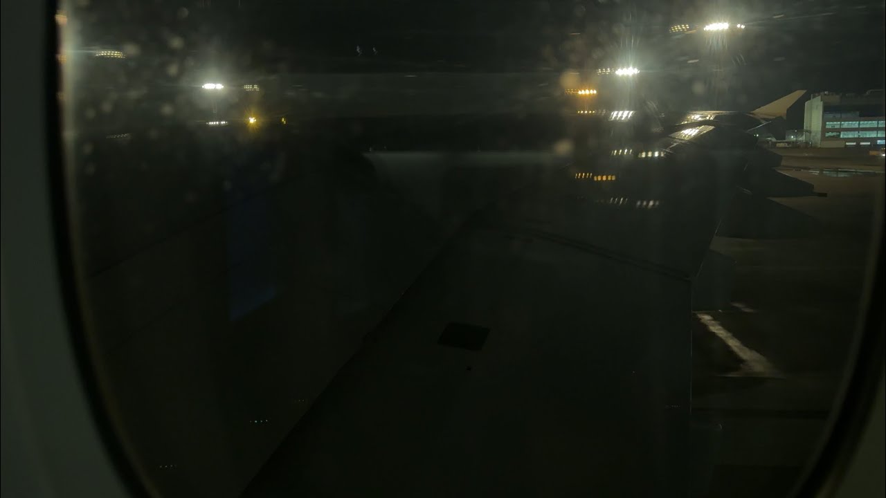 Emirates • Airbus A380-861 • A6-EDQ • Противообледенительная обработка и ночной взлёт из Домодедово