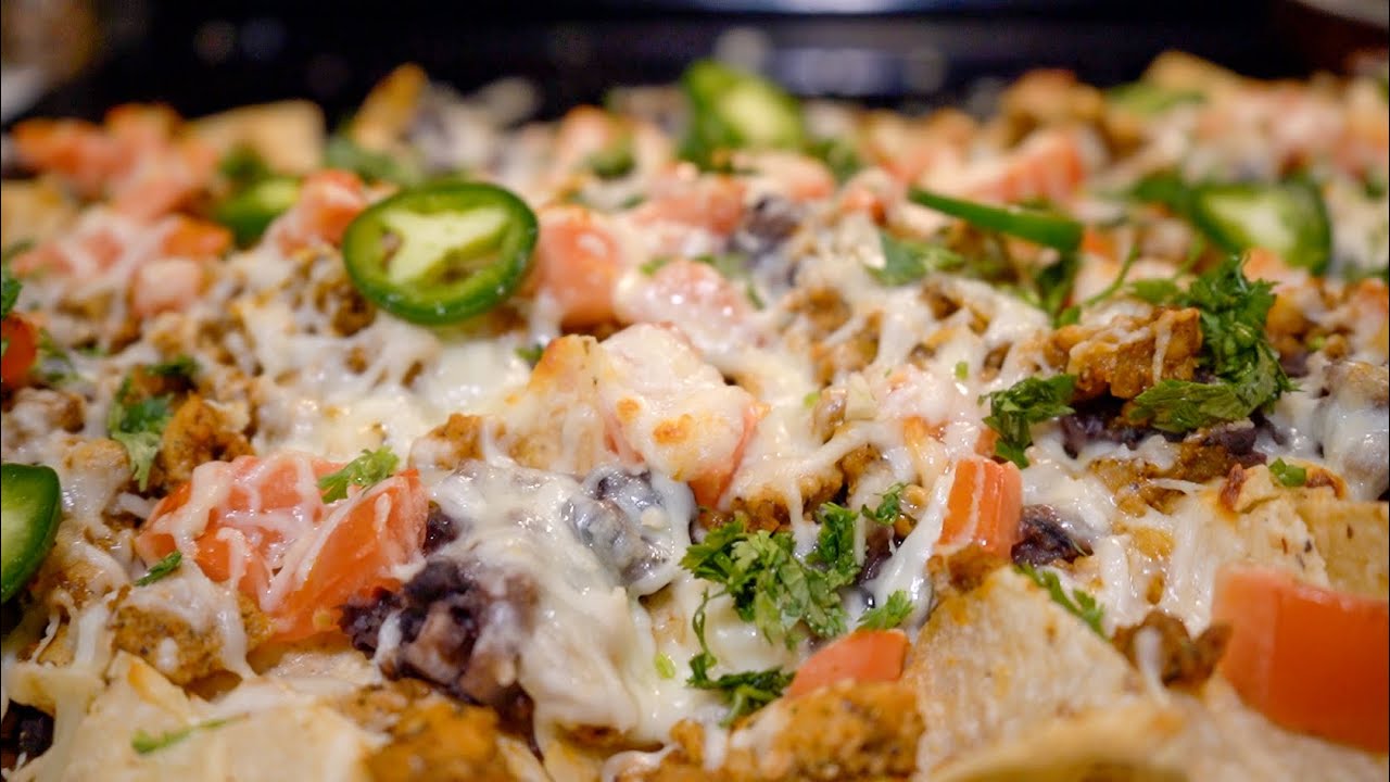 Loaded CHICKEN AND BLACK BEAN NACHOS Recipe | COOKING WITH KEL