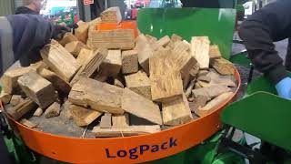 Posch LogPack Demo working with Posch LogFix 30 RC Firewood Cleaner - Jas P Wilson